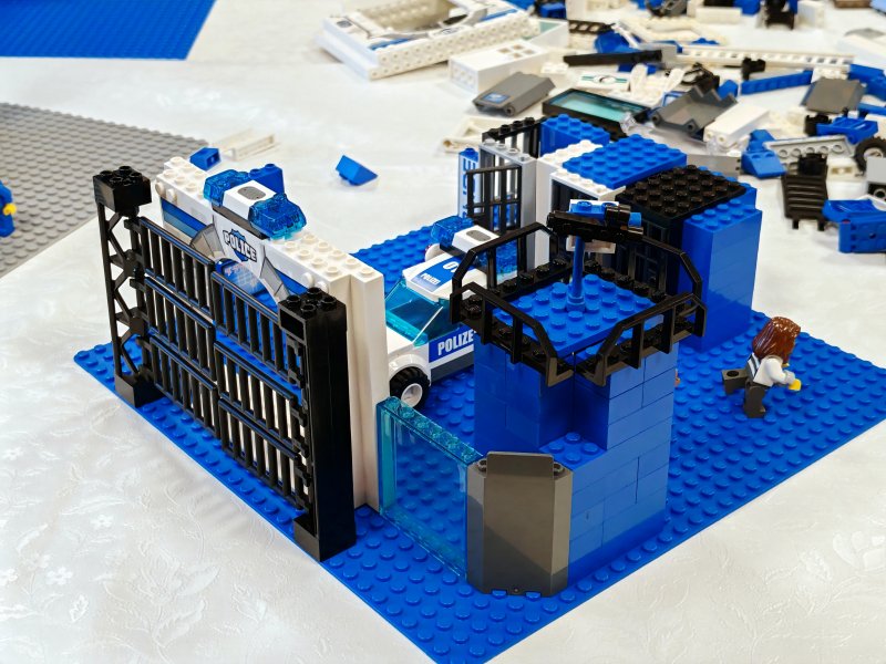 foto Lupiči a poliši v Artu 15074