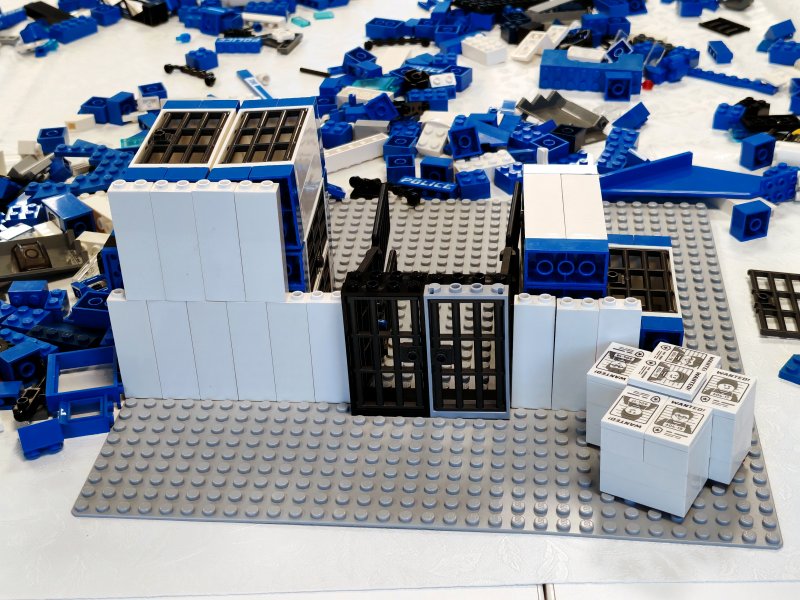 foto Lupiči a poliši v Artu 15076