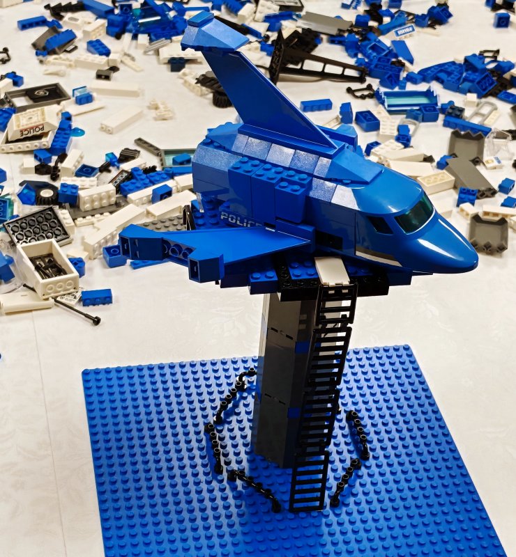 foto Lupiči a poliši v Artu 15083