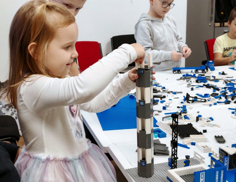 foto Lupiči a poliši v Artu 15089