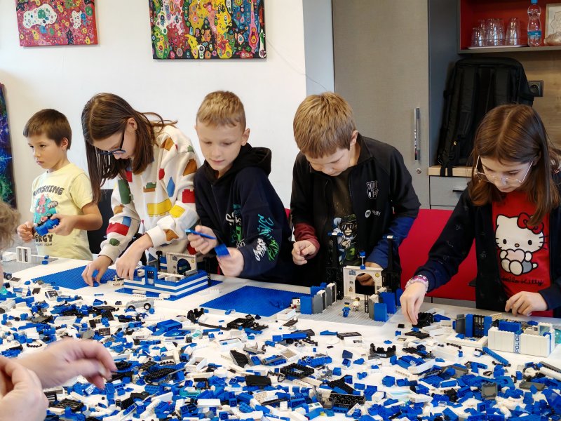 foto Lupiči a poliši v Artu 15090