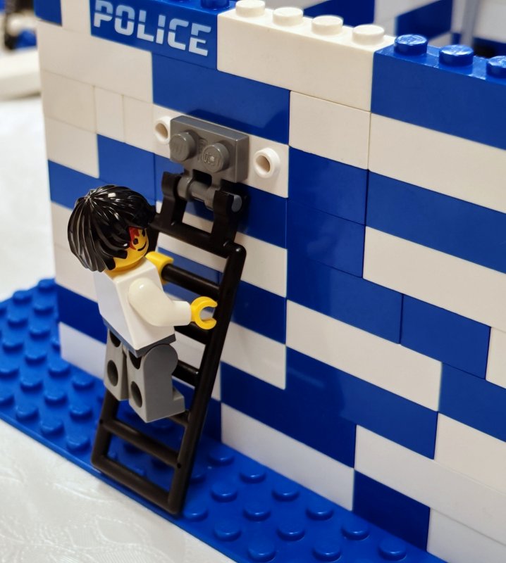 foto Lupiči a poliši v Artu 15096