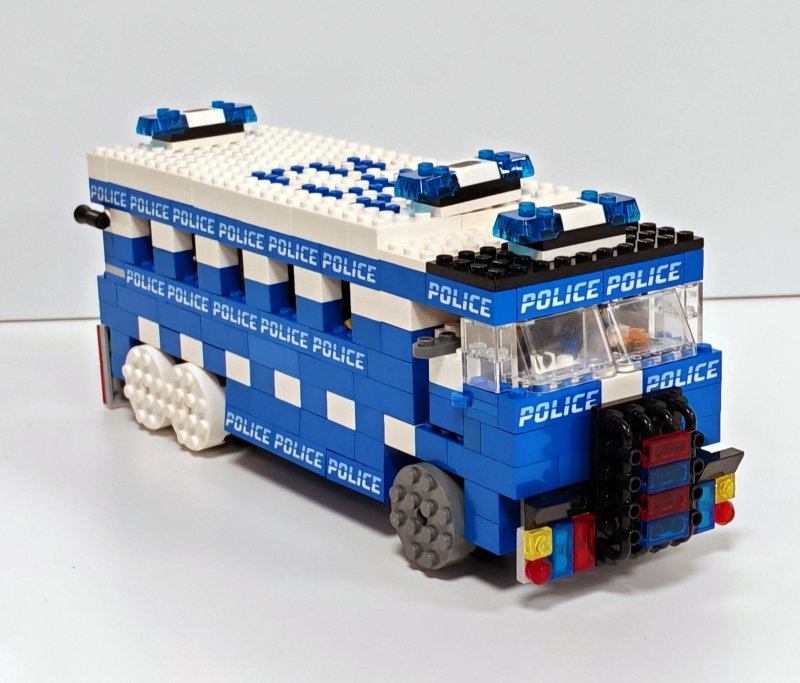 foto Lupiči a poliši v Artu 15098