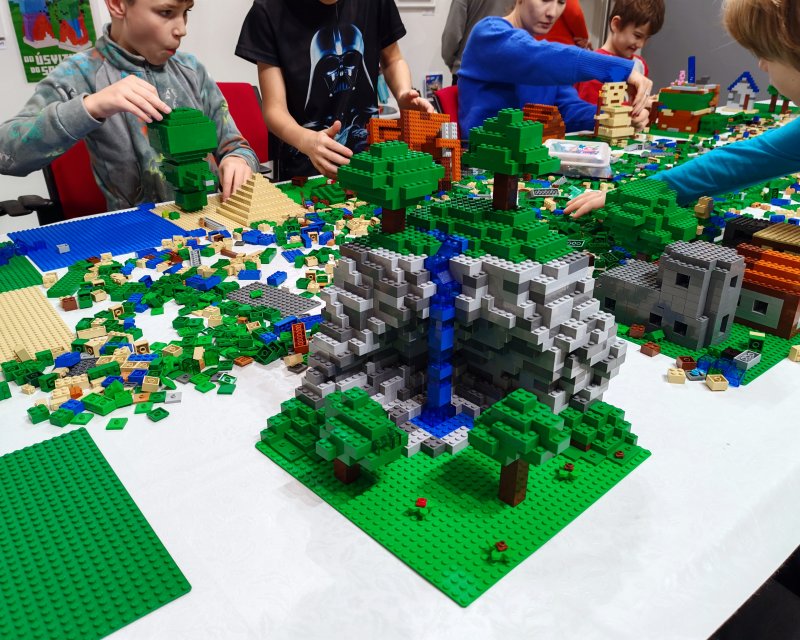 foto KOSTKY MEZI OBRAZY VII. Minecraft + Svítící ohniváci 15650