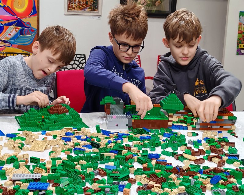 foto KOSTKY MEZI OBRAZY VII. Minecraft + Svítící ohniváci 15651