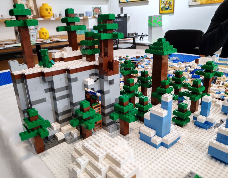 foto KOSTKY MEZI OBRAZY VII. Minecraft + Svítící ohniváci 15654