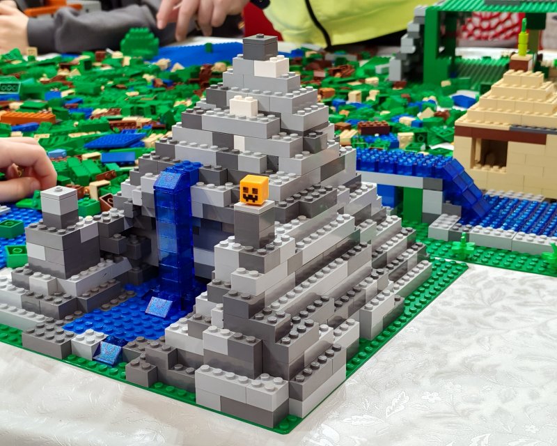 foto KOSTKY MEZI OBRAZY VII. Minecraft + Svítící ohniváci 15658