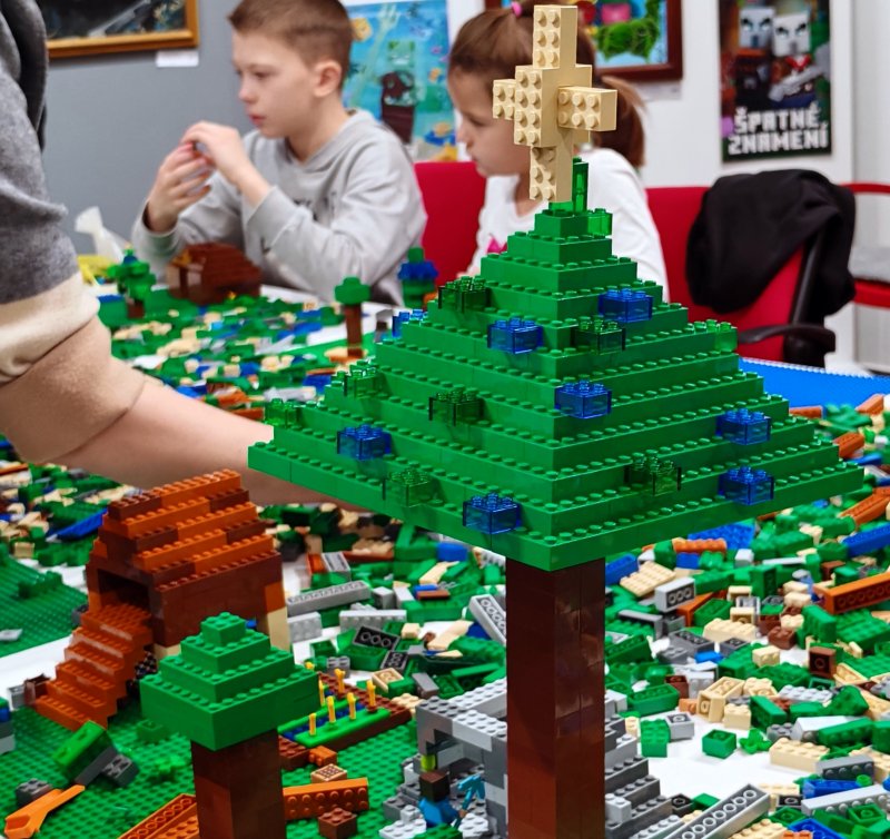 foto KOSTKY MEZI OBRAZY VII. Minecraft + Svítící ohniváci 15670