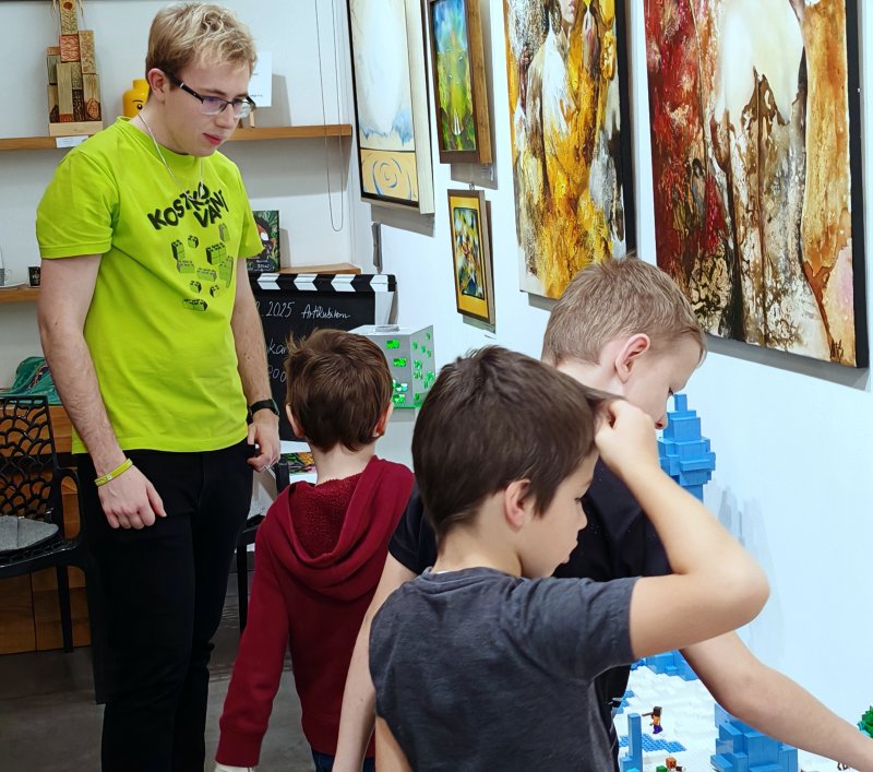 foto KOSTKY MEZI OBRAZY VII. Minecraft + Svítící ohniváci 15699