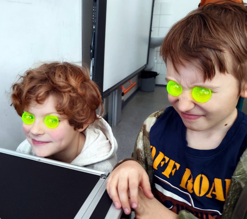 foto Svítí ale nepálí 16318