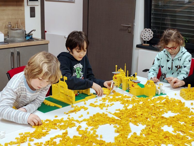 foto Žluté RETRO hrady 16379