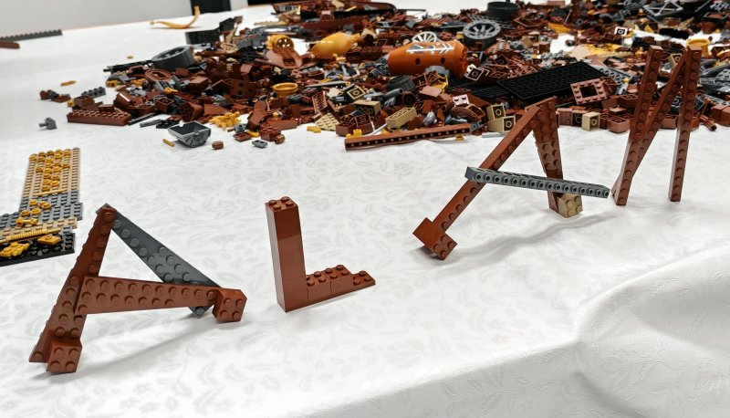 foto STEAMPUNK stroje i nástroje 16650