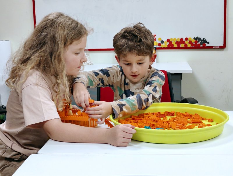 foto Modely jen z JEDNÉ BARVY 17050