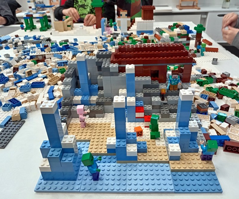 foto KOSTKY MEZI OBRAZY IX. Minecraft Winter + Frozen 19213