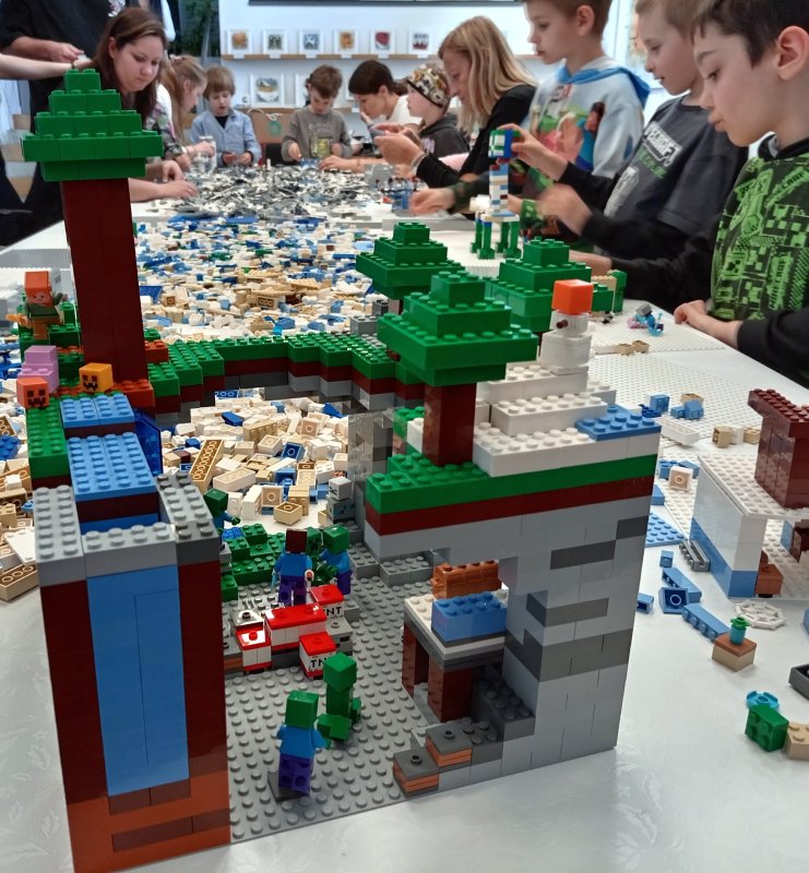 foto KOSTKY MEZI OBRAZY IX. Minecraft Winter + Frozen 19218