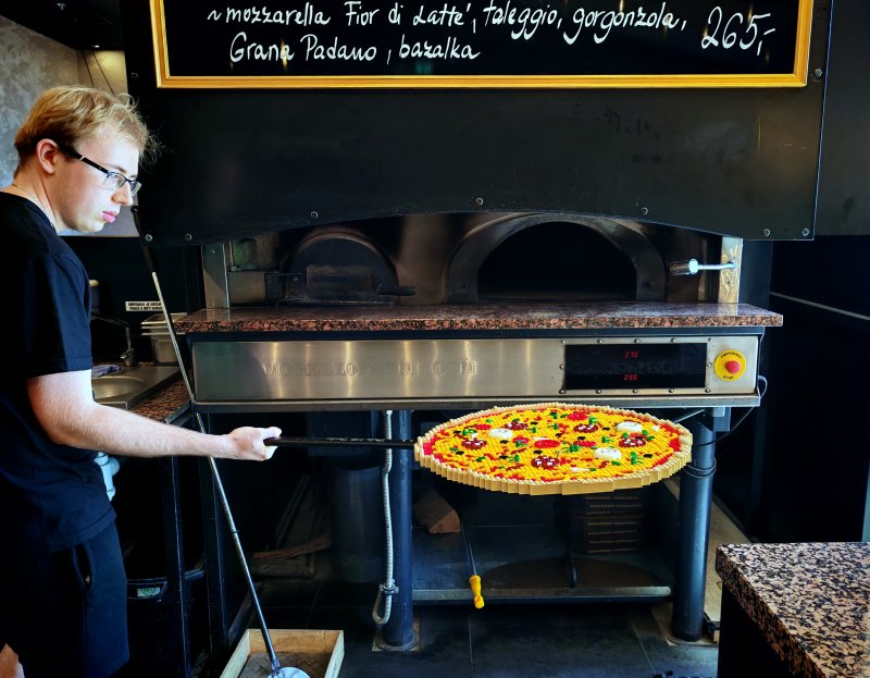 foto Kostkování PEČE PIZZY